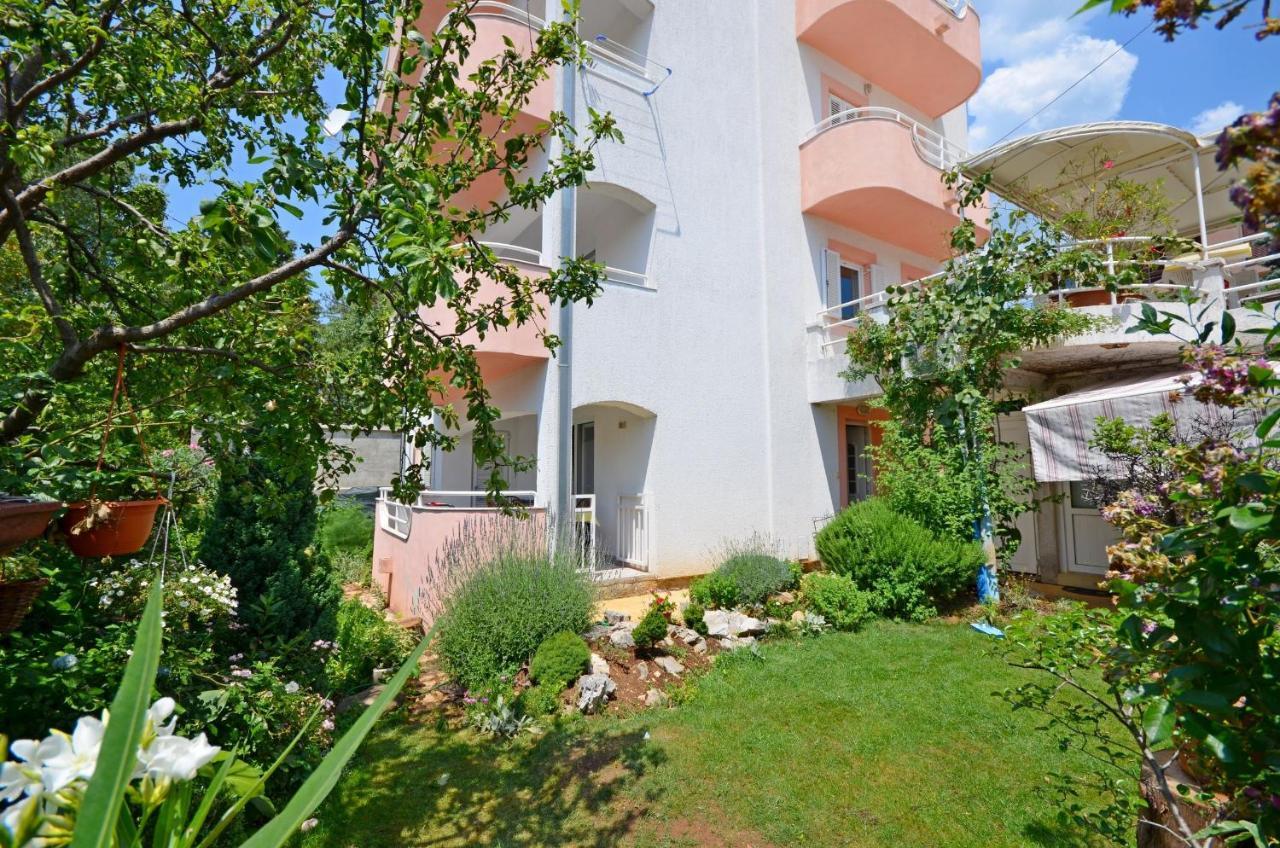 Apartments Snjezana Novi Vinodolski Buitenkant foto