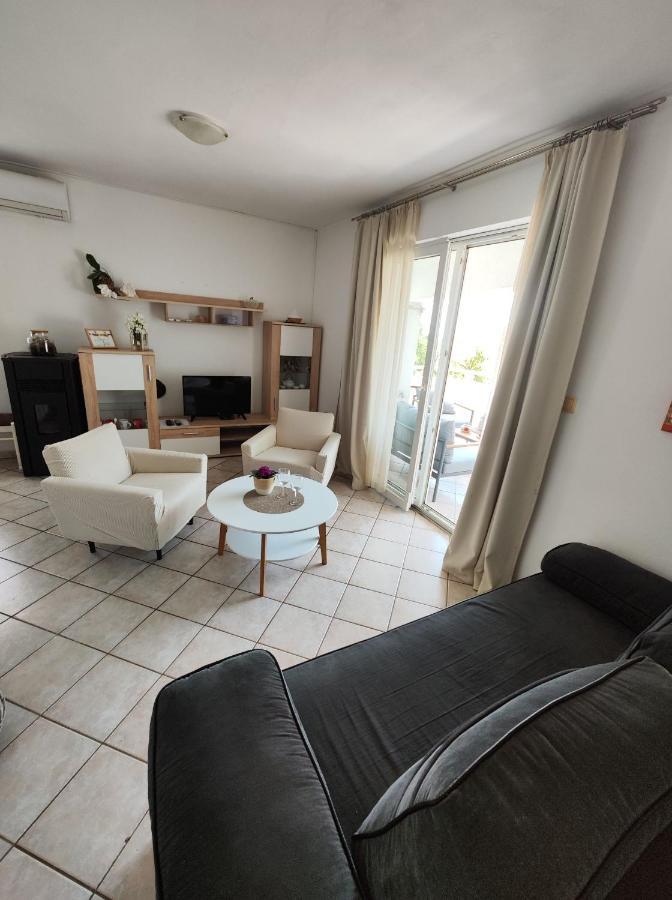 Apartments Snjezana Novi Vinodolski Buitenkant foto