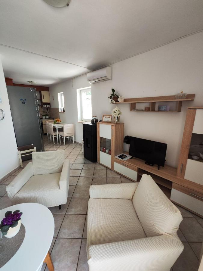 Apartments Snjezana Novi Vinodolski Buitenkant foto