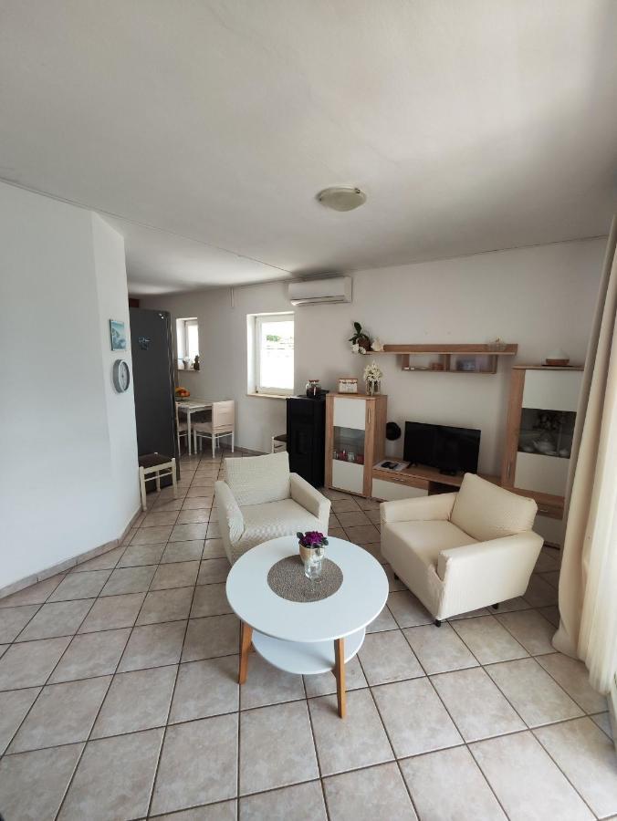 Apartments Snjezana Novi Vinodolski Buitenkant foto