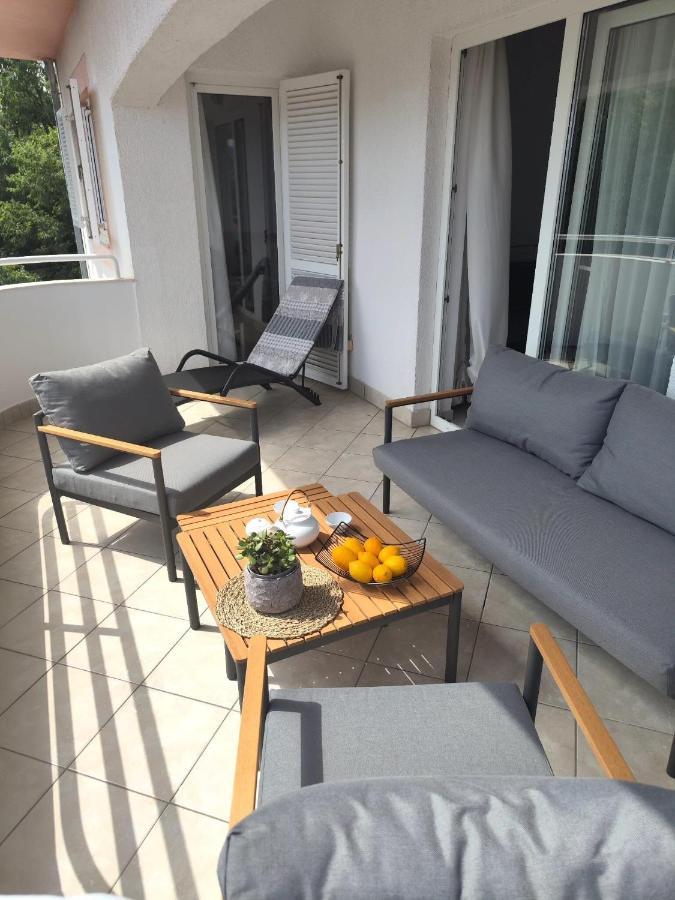 Apartments Snjezana Novi Vinodolski Buitenkant foto