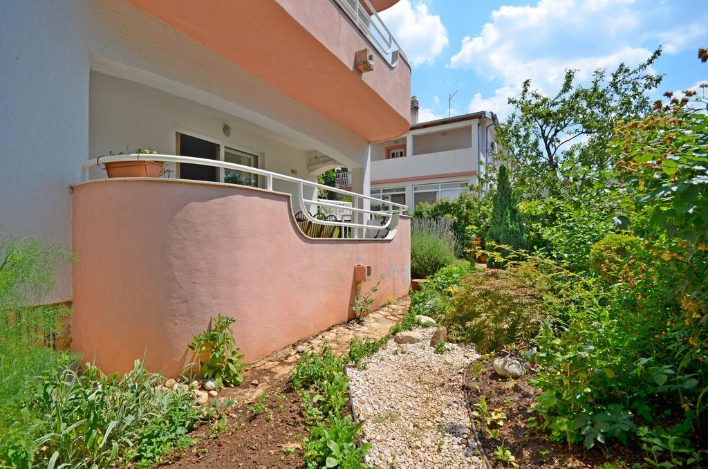 Apartments Snjezana Novi Vinodolski Buitenkant foto
